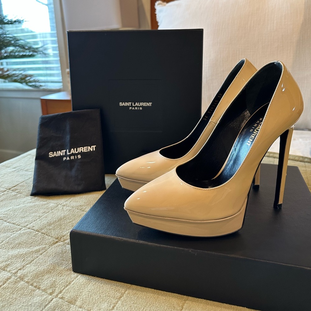Saint Laurent Janis Nude Pumps